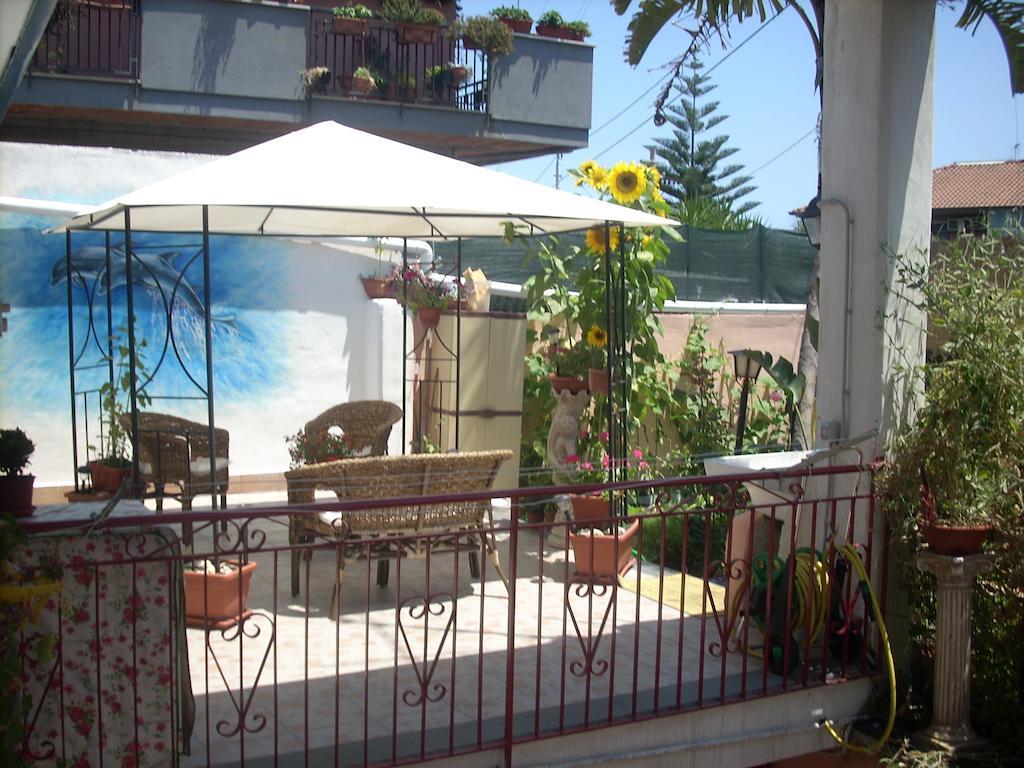 Beb I Delfini Di Casa Paola Bed & Breakfast Маскали Екстериор снимка