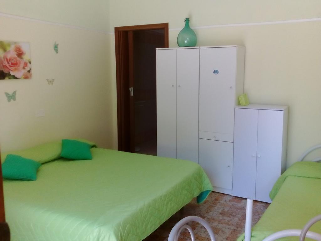 Beb I Delfini Di Casa Paola Bed & Breakfast Маскали Екстериор снимка